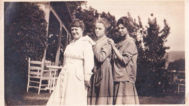 Carrie Schilling and Rosemary and Sarah Cavalier